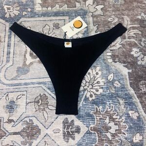 Tropic of C; curve bottom in eco black texture